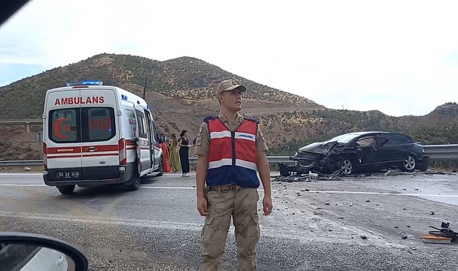 Bitlis'te araçlar kafa kafaya çarpıştı: 8 yaralı