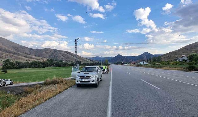 Bitlis'te otomobil takla attı: 5 yaralı