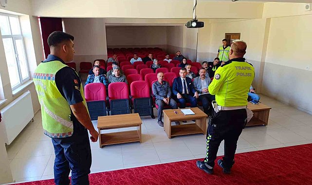 Çemişgezek'te okul servis şoförleri bilgilendirdi