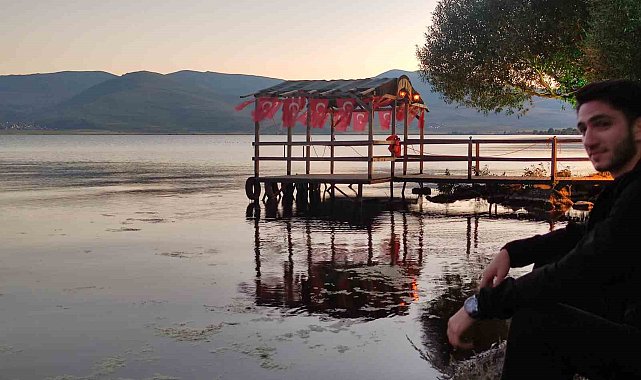 Çıldır Gölü'nde mest eden gün batımı manzarası