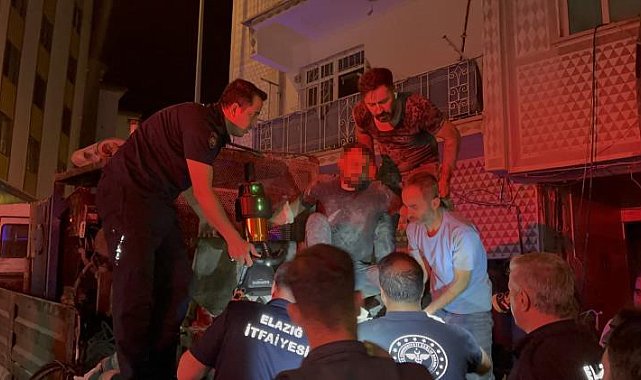 Elazığ'da ayağı iş makinesine sıkışan işçi, kurtarıldı