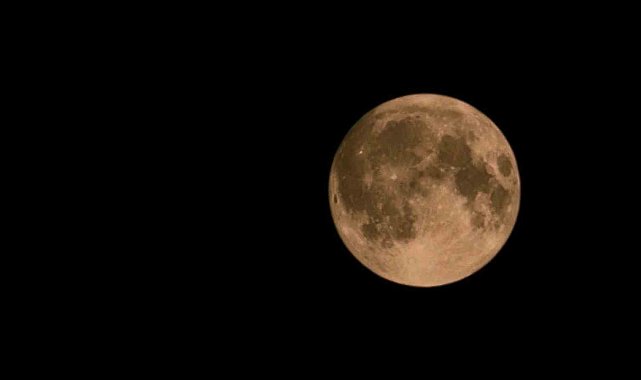 Elazığ'da Süper Ay Kanlı Ay Tutulması