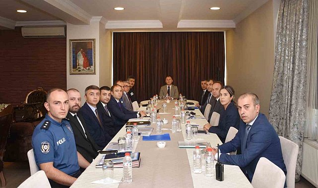 Emniyet Müdürü Baybaba, birim amirleriyle toplantı yaptı