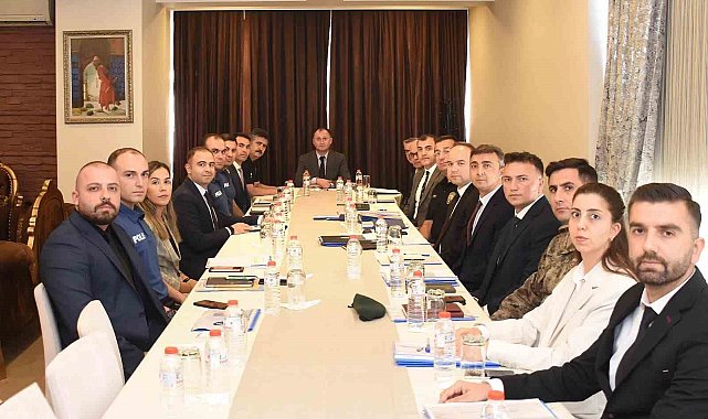 Emniyet Müdürü Baybaba, şube müdürleriyle toplantı yaptı