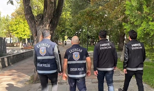 Erzincan'da polisin okul çevrelerinde denetimleri sürüyor