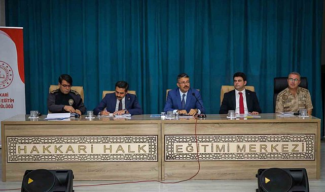 Hakkari'de 'Okul Sağlığı ve Güvenliği' toplantısı