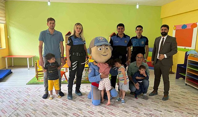 Hakkarili minikler 'Kanka Polisi' çok sevdi