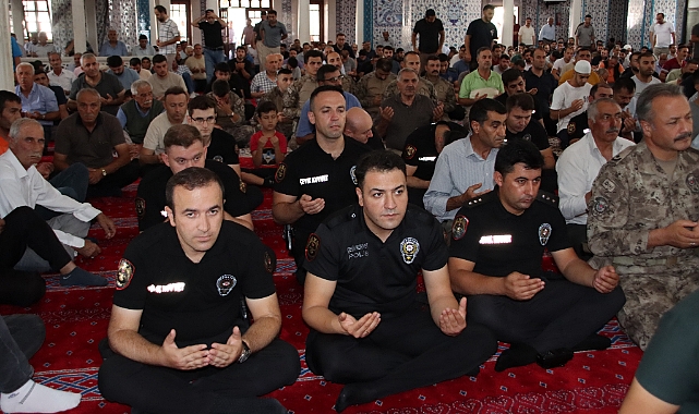 Iğdır'da 9 yıl önce şehit olan 13 polis için mevlit okundu