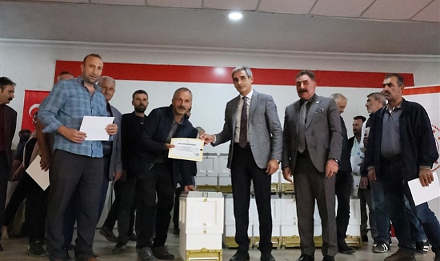 Kağızman'da arı yetiştiricilerine önemli destek