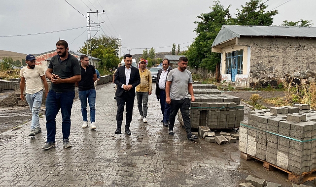 Kars'ta köy içi yolları yapılıyor