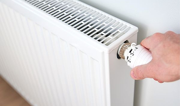 Kars'ta resmi binalarda doğalgaz yakımı başladı