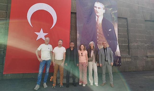 Kars'ta yangında kurtarılan turistlerden anlamlı ziyaret