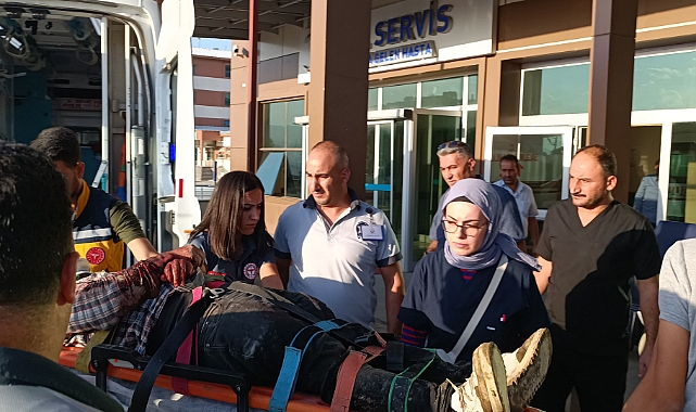 Kars'ta yüksekten düşen işçi yaralandı