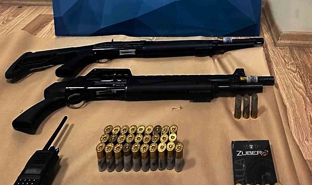 Kars'ta telsiz ve silah ele geçirildi