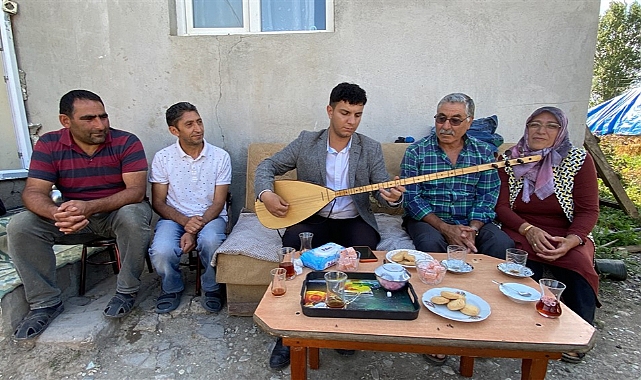 Karslı Aşık Atacan Eprüzoğlu’nun köy gezileri