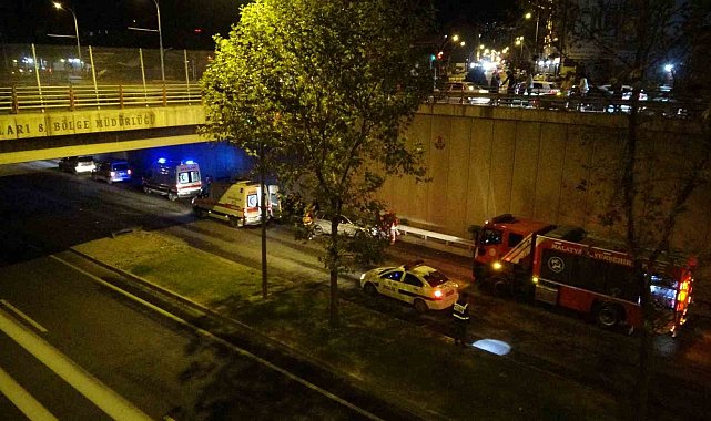Malatya'da alt geçitte kontrolden çıkan araç karşı şeride geçti: 2 yaralı