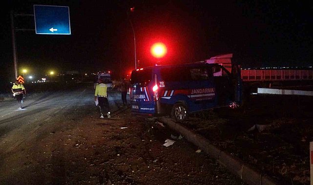 Malatya'da askeri araç otomobille çarpıştı: 5'i asker 7 yaralı