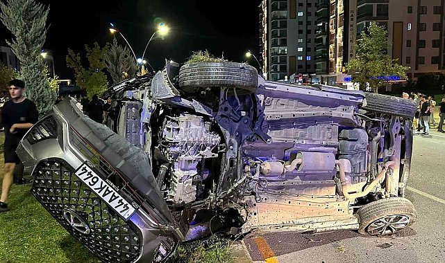 Malatya'daki feci kazada yaralanan 25 yaşındaki genç kurtarılamadı