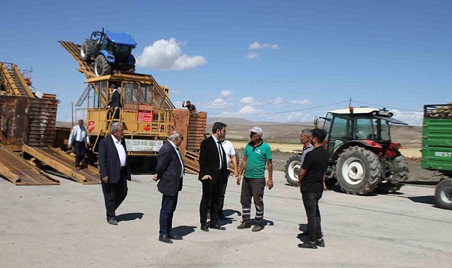 Malazgirt'te şeker pancarı alımı başladı