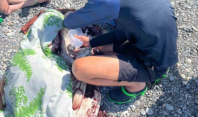 Mavi Bayraklı Halk Plajı'nda hipotermi geçiren kadın kurtarıldı