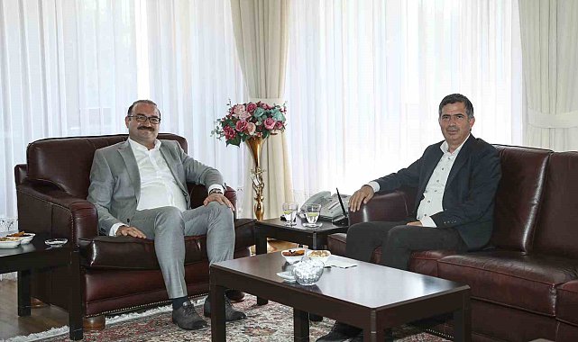 Milletvekili Ateş'ten Rektör Hacımüftüoğlu'na hayırlı olsun ziyareti