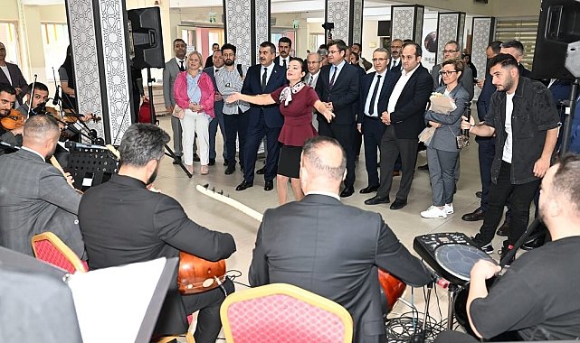 Milli Eğitim Bakanı Tekin Erzurum'da