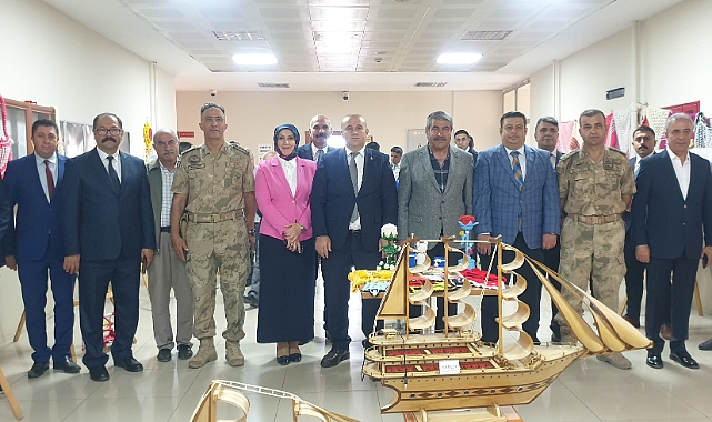 Patnos'ta hükümlü ve tutuklular tarafından yapılan ürünler sergilendi