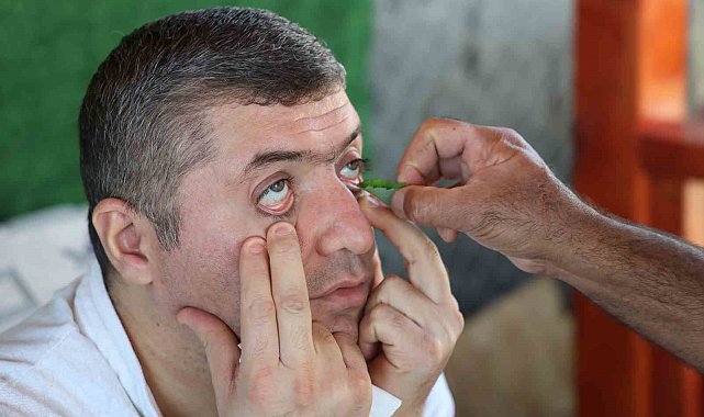 Randevu almayanları geri gönderiyor: Elazığ'da kırlangıç otu ile göz hastalıklarına umut