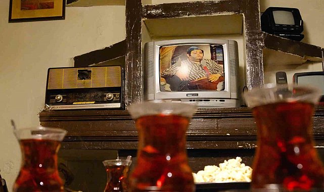 Tarih kokan kültür evinde vatandaşlar nostaljiye doyuyor