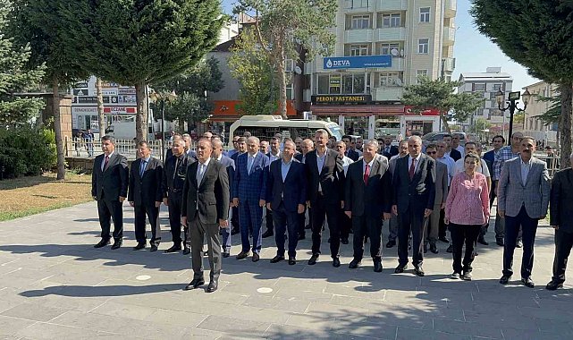 Tatvan'da İlköğretim Haftası törenle kutlandı