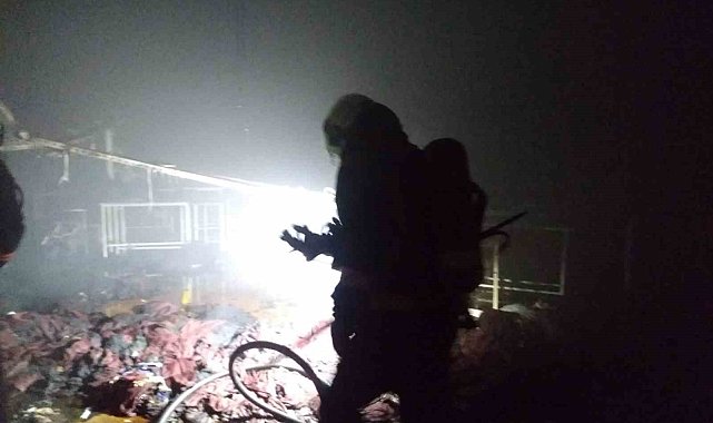 Tekstil fabrikasında yangın paniği