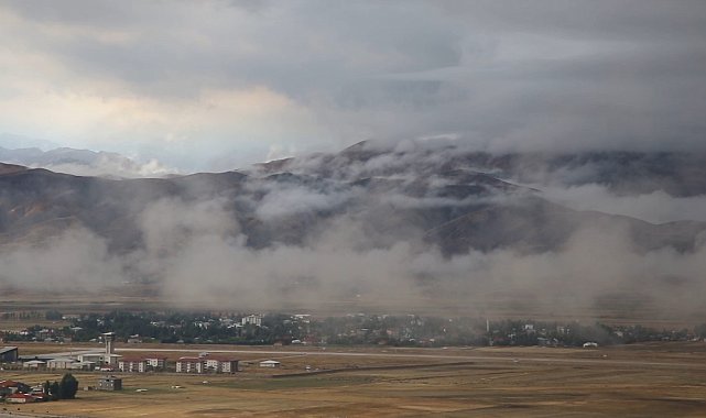 Yüksekova sis altında