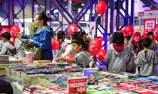 10. Malatya Anadolu Kitap ve Kültür Fuarı yoğun katılımla devam ediyor