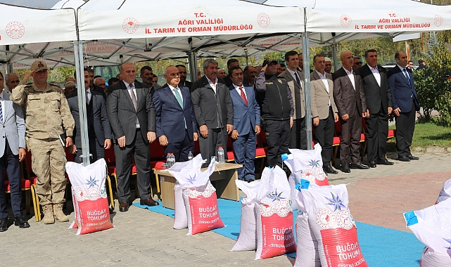 Ağrı'da çiftçilere 300 ton sertifikalı buğday tohumu dağıtıldı