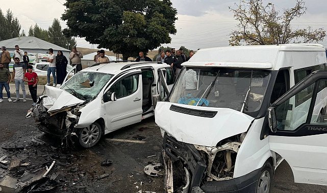 Ağrı'da trafik kazası: 10 yaralı