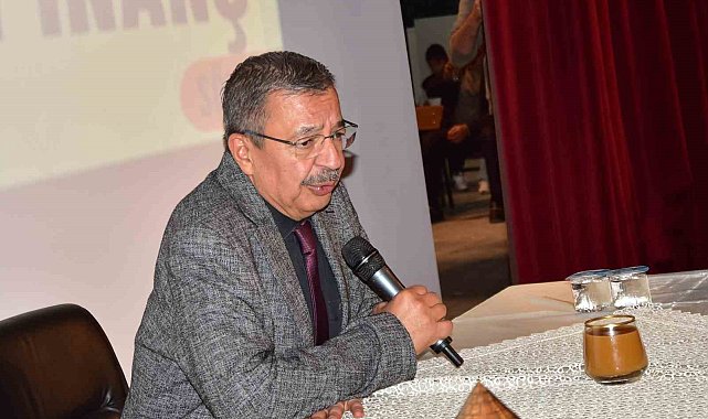 Ahlat'ta araştırmacı yazar Hayati İnanç söyleşisi yoğun ilgi gördü