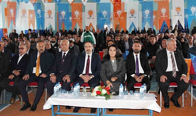 Ak Parti Eleşkirt İlçe Başkanı Taner Kazak güven tazeledi