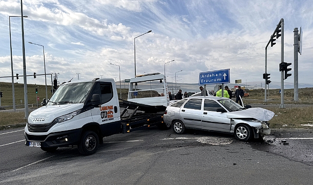Ardahan'da trafik kazasında 4 kişi yaralandı
