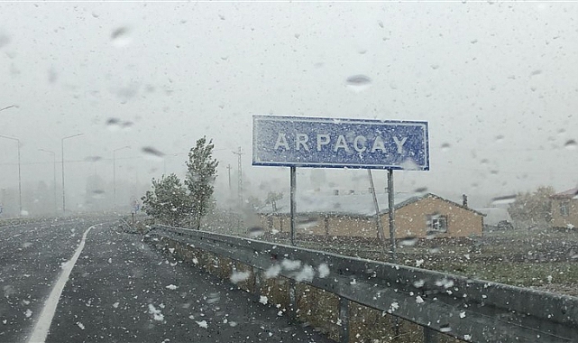 Arpaçay'a yılın ilk karı düştü