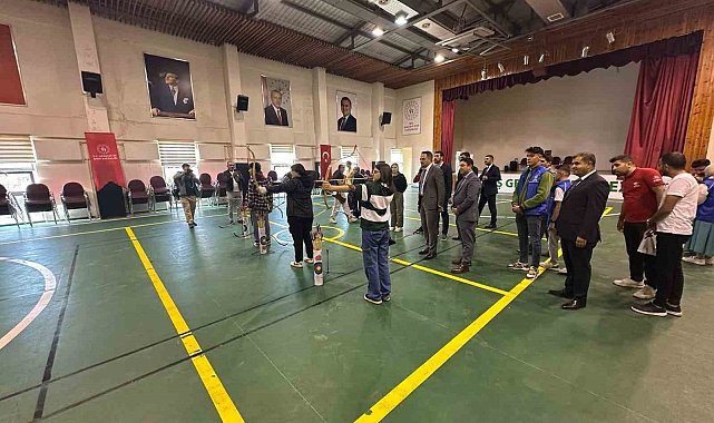 Bakan Yardımcısı Enes Eminoğlu, Muş'ta gençlerle bir araya geldi