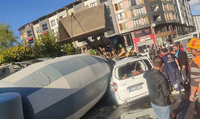 Bingöl'de beton mikseri aracın üzerine devrildi: 1 yaralı