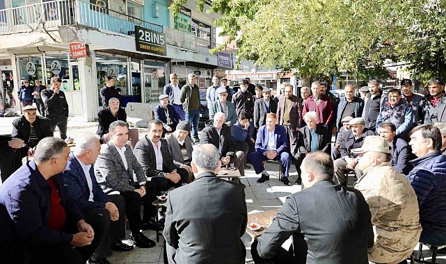 Bitlis Valisi Karakaya, Tatvan'da esnaf ve vatandaşlarla bir araya geldi