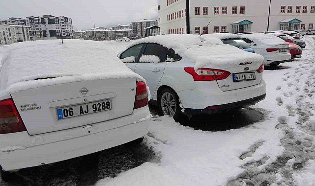Bitlis'te Ekim ayında kar yağışı