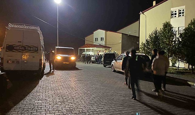 Bitlis'te mezraya yıldırım düştü, 5 kişi yaralandı