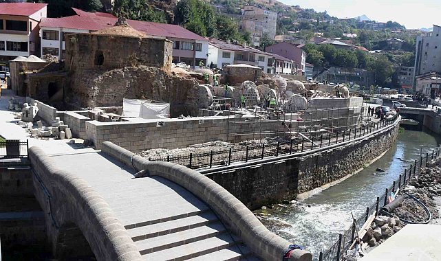 Bitlis'te yıllara meydan okuyan tarihi yapılar yeniden ayağa kaldırılıyor