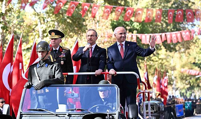 Deprem bölgesi Malatya'da 29 Ekim Cumhuriyet Bayramı Coşkusu