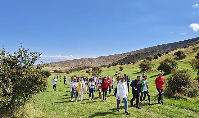 "Ekolojik Edebiyat Okulu" ile öğretmenler doğada bilimsel keşfe çıktı