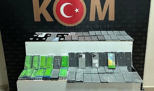 Erciş'te kaçak cep telefonu ele geçirildi