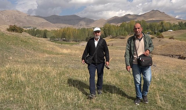 Erciş&#039;te şifa kaynağı dağ sakızı zor şartlarda toplanıyor