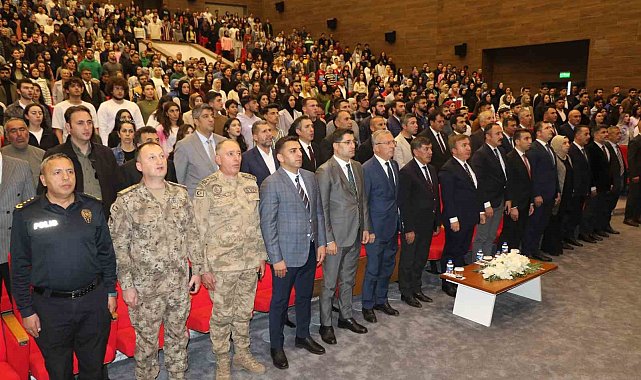 Erzincan'da 1500 öğrenciye burs verildi